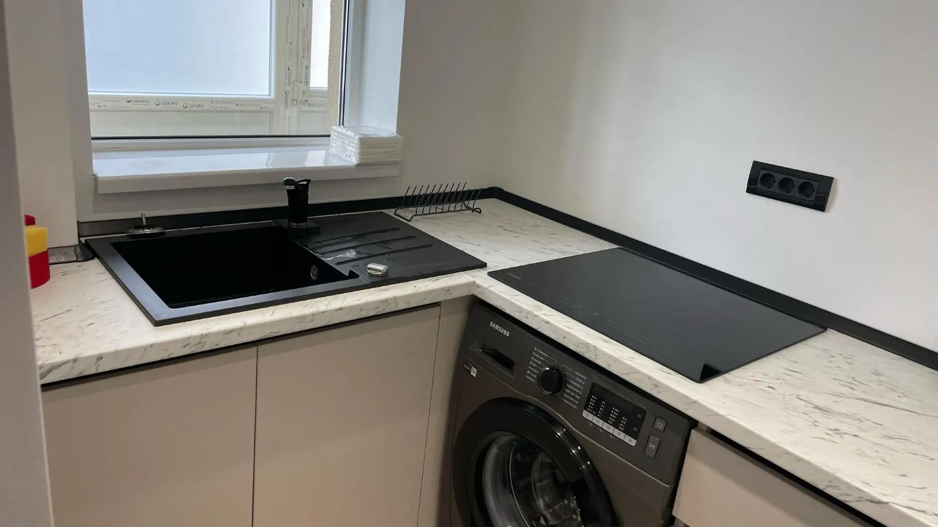 Fancy 1 Bdrm Apartment In Center Bucareste 0*,  Roménia